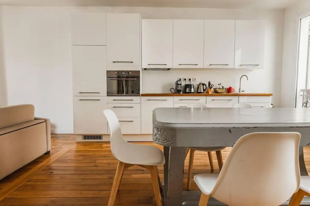 Appartement Canal St Martin Paris Apartment